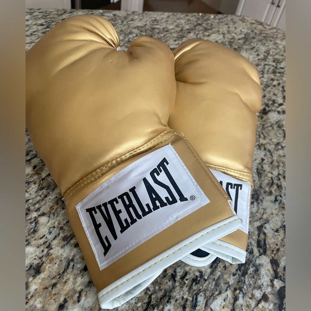 Everlast Metallic Gold Training Gloves- never used